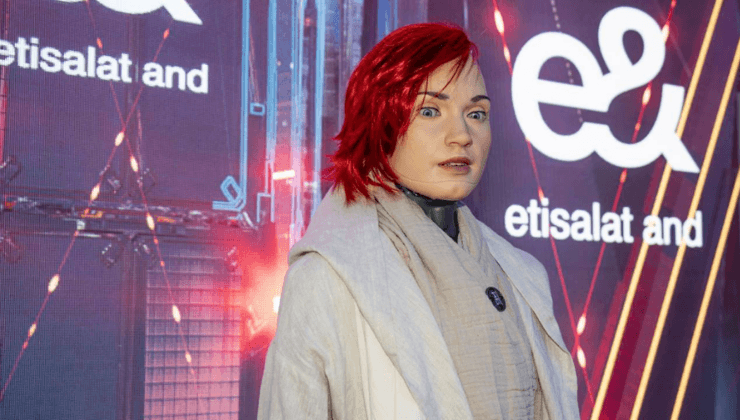 Ameca ve Nyra: Yüz Mimikleri ve Verdiği Yanıtlarla Herkesi Şaşkına Çevirdi